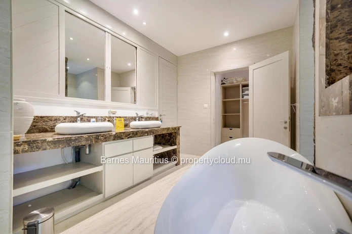 ANAHITA RESORT - Amazing & Spacious Villa on the Golf Course
