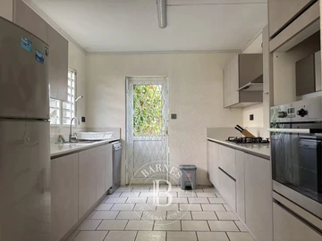 8 Bedroom House