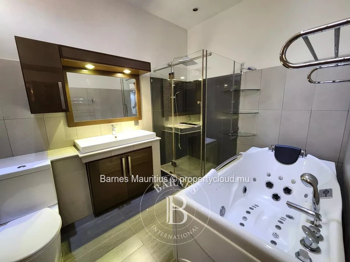 BEAU BASSIN - Beautiful Family Home - 4 Bedrooms