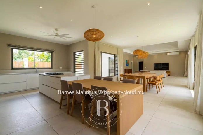 PITON - Brand New Villa with 4 Bedrooms