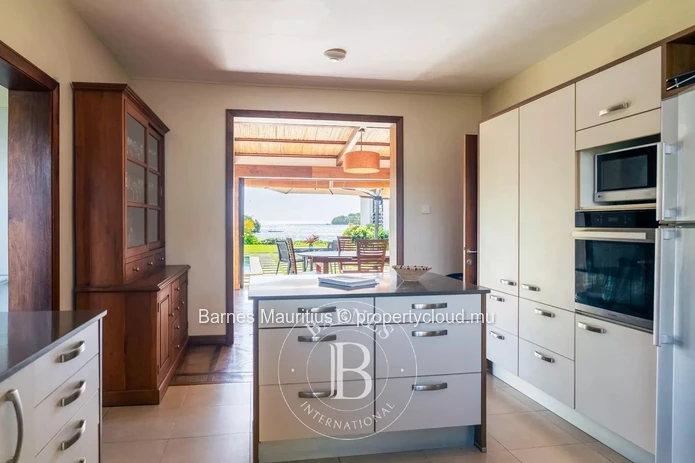 POSTE DE FLACQ - Seafront House - 4 Bedrooms