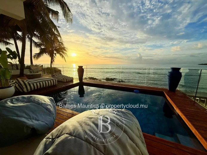 TAMARIN - Beachfront House - 3 Bedrooms