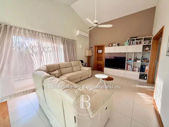 BLACK RIVER - Beautiful and Modern Family Villa - 4 Bedrooms