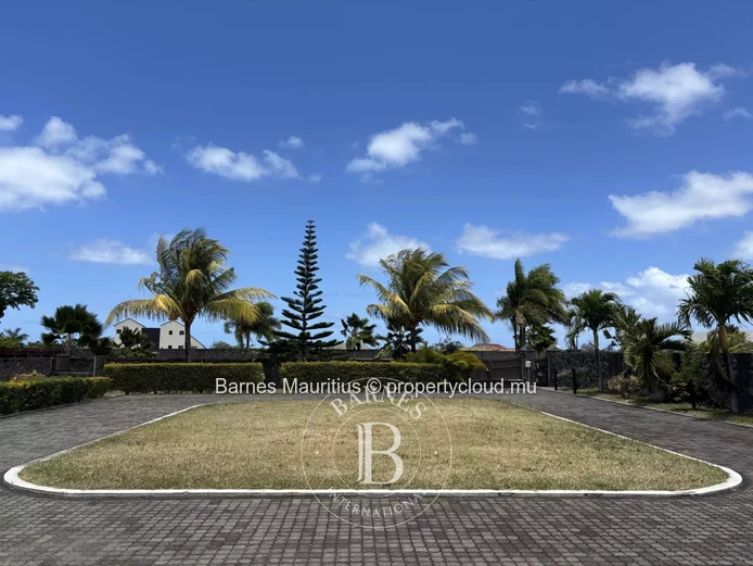 BEAU VALLON - Family House 493 m² - Land 1,632 m²