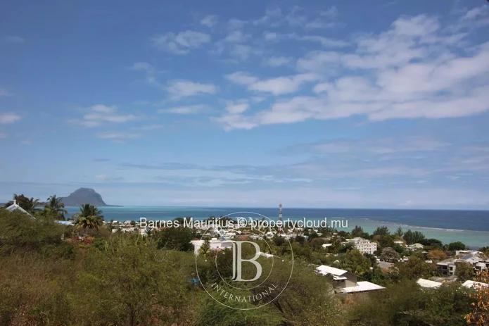 TAMARIN - Villa with view on the lagoon and Le Morne - 7 bedrooms