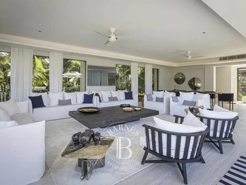 5 Bedroom Villa