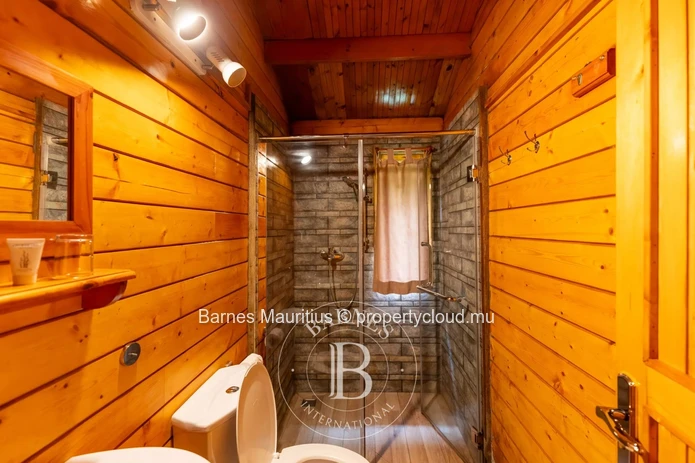 MARE LONGUE - Charming wooden chalets nestled in nature - 4220m²