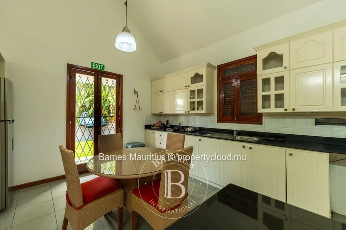 FLORÉAL - Colonial-Style House - 400m²