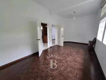 7 Bedroom House