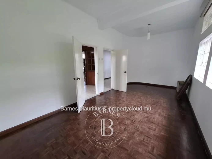 House for Sale – Eau Coulée - 7 rooms