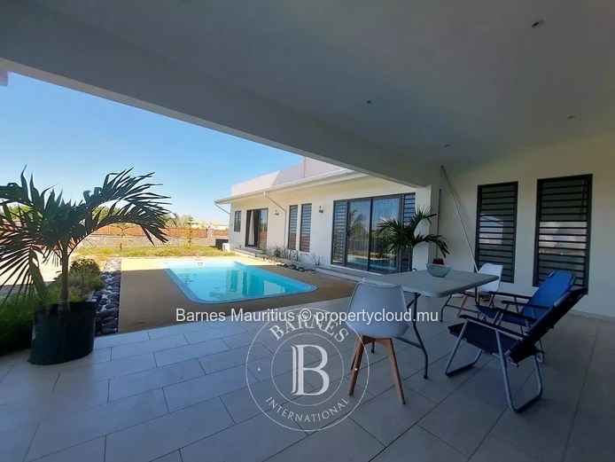 BEAU VALLON – Contemporary family home with pool - 4 bedrooms