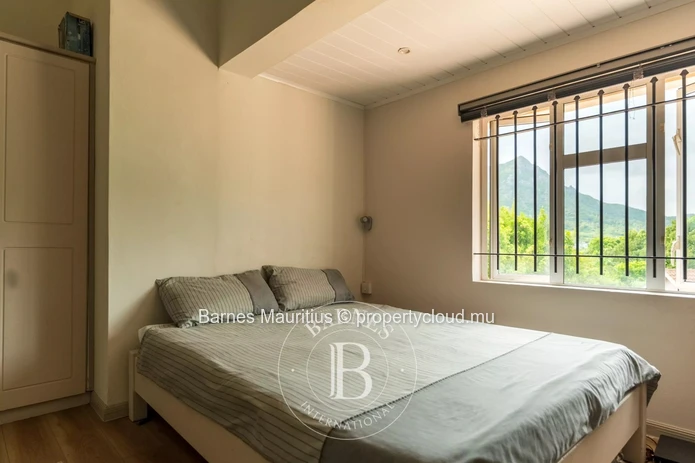 MOKA - Large Family House with Pool for Sale - 6 Bedrooms