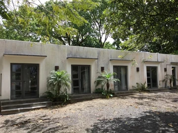 8 Bedroom House