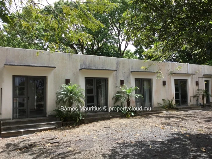 CUREPIPE - 2 detached houses that can be used as retail spaces - 420 m²