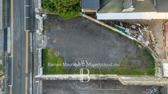 PORT-LOUIS - Terrain à vendre - 241,14 m²