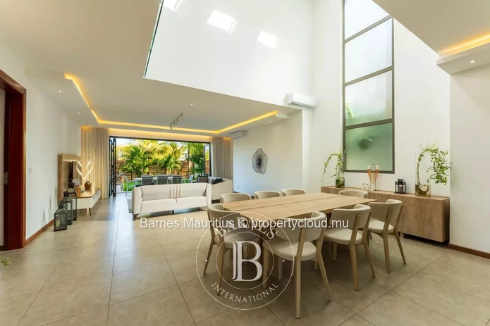 GRAND BAIE - Modern Villa with Pool - 4 Bedrooms