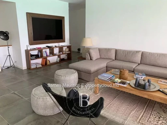 Grand Baie - Seafront Penthouse With 4 Bedrooms