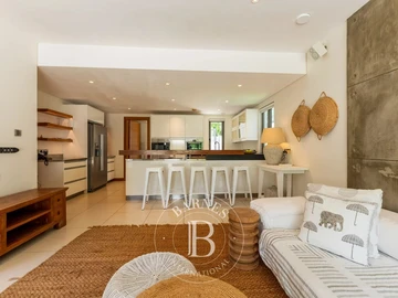5 Bedroom Villa
