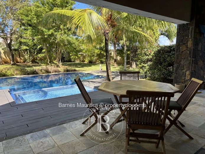 Beau Vallon - Residential complex - 1 house and 4 flats