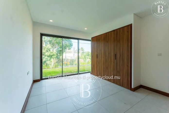 POINTE AUX CANONNIERS - Ground Floor Apartment - 3 Bedrooms