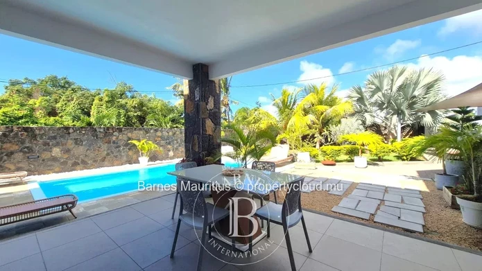 PEREYBERE - Luxury 4-Bedroom Villa with Pool
