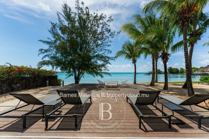 GRAND BAIE - Beachfront Apartment - 3 Bedrooms