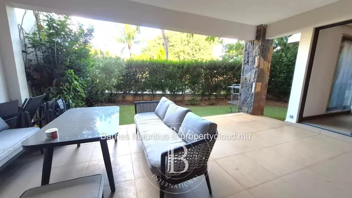 AZURI - Spacious Garden Apartment - 3 Bedrooms