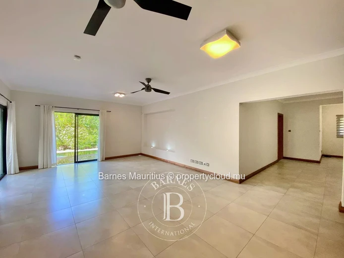 RIVIERE NOIRE - 2 Villas with mountain view - 6 bedrooms