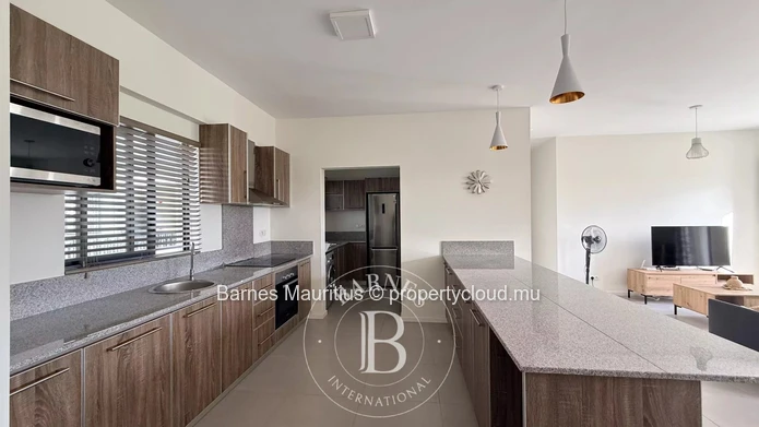 TRIANON – Bright and Secure Apartment with City & Mountain Views – 4 Bedrooms