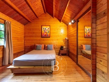 9 Bedroom House