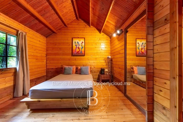 MARE LONGUE - Charming wooden chalets nestled in nature - 4220m²