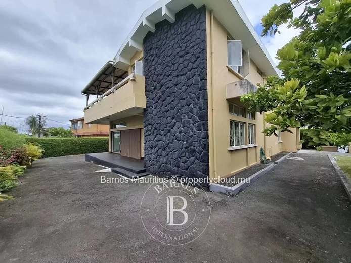 House for Sale – Eau Coulée - 7 rooms