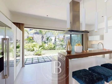 5 Bedroom Villa