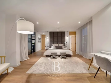 5 Bedroom Villa