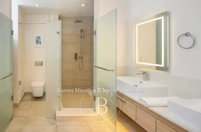 GRAND GAUBE – Waterfront Penthouse – 3 Bedrooms with Exceptional Views