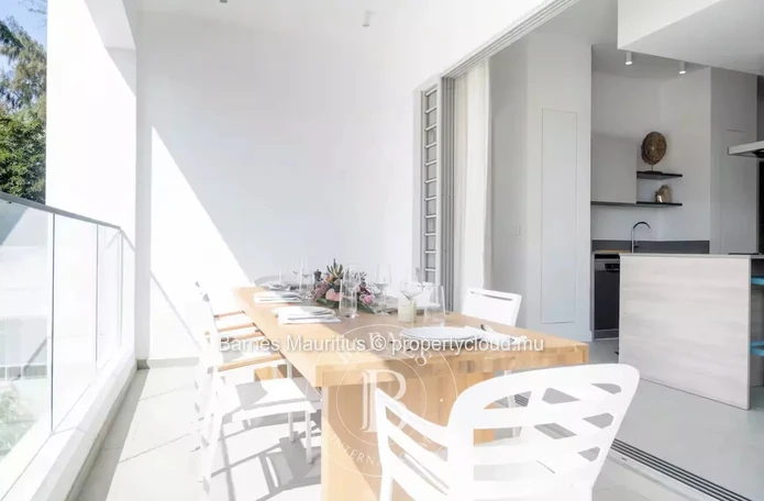 PEREYBÈRE - Brand New 3-Bedroom Beachfront Apartment