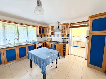 5 Bedroom Villa