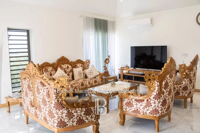 BEAU VALLON – Contemporary home with independent apartment – 5 bedrooms