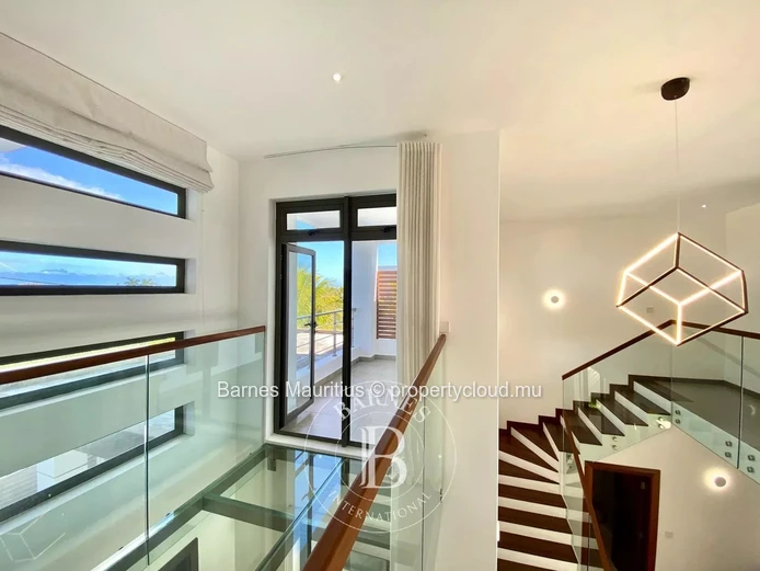 GRAND BAIE - Villa neuve meublée avec piscine - 4 chambres