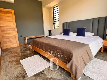 6 Bedroom Villa