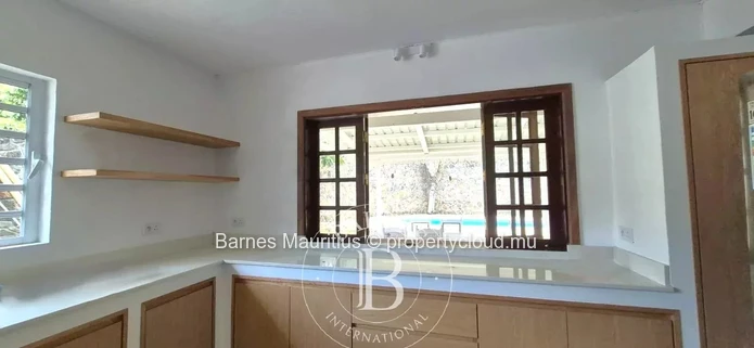POINTE AUX CANONNIERS – Elegant Coastal Villa with Pool and Garden – 4 Bedrooms