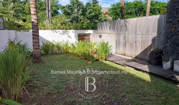 POINTE D'ESNY - Comfortable Duplex Close to Beach Access - 3 Bedrooms.