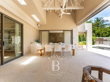 5 Bedroom Villa