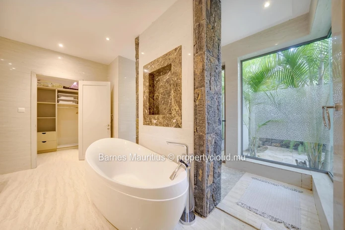 ANAHITA RESORT - Amazing & Spacious Villa on the Golf Course