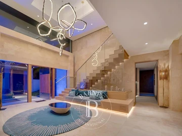 5 Bedroom Villa