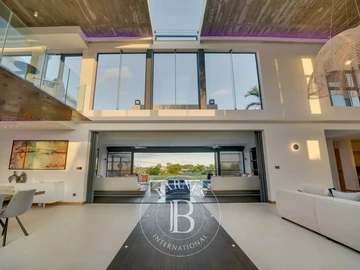 5 Bedroom Villa