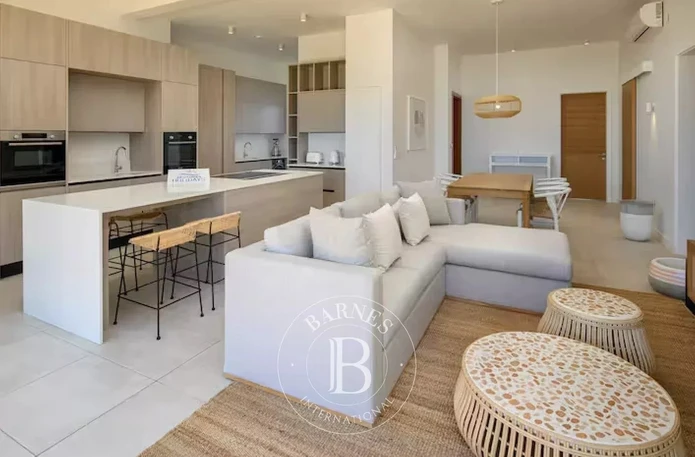 GRAND GAUBE – Waterfront Penthouse – 3 Bedrooms with Exceptional Views