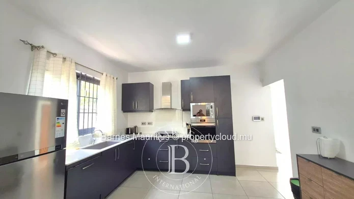 PEREYBERE - Luxury 4-Bedroom Villa with Pool